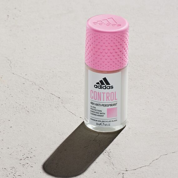 adidas Control Anti-Transpirant Deo Roll-On für sie, 48 Stunden Trockenschutz und langanhaltende Frische, vegan, 50 ml (Packung mit 5)