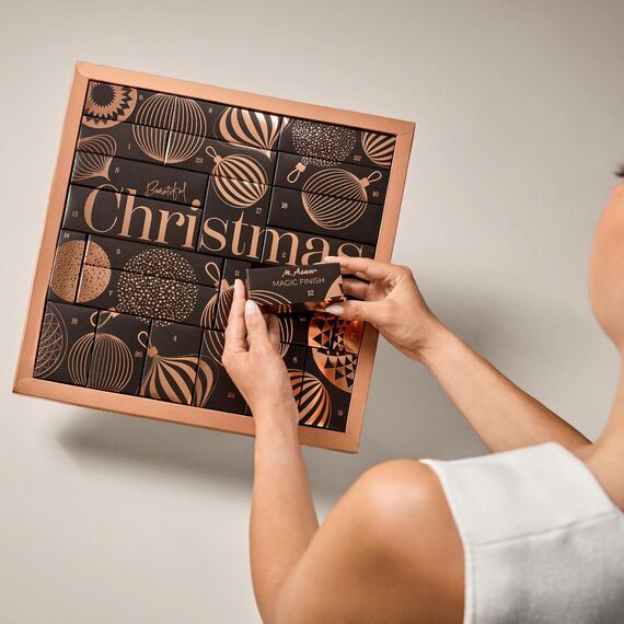 M. Asam MAGIC FINISH Adventskalender 2025 – Adventskalender im Wert von 212 €, mit 24 Beauty-Überraschungen, Kosmetikadventskalender für Frauen, Weihnachtskalender Make-up
