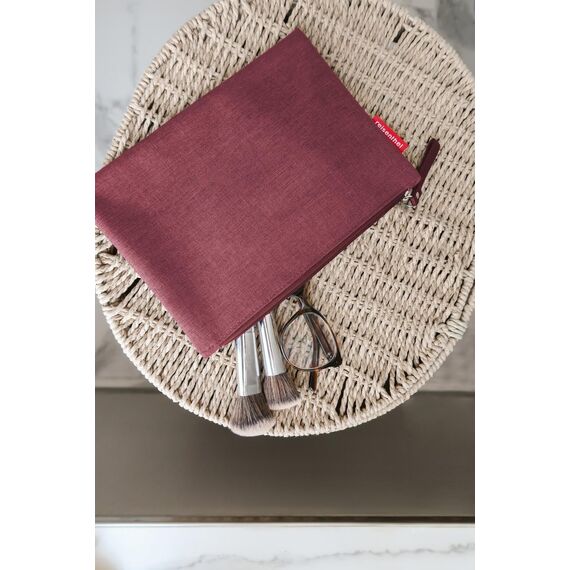 reisenthel case 1 Twist Maroon - universeller Kleiner Organizer für Kosmetik oder kleine Handtaschenartikel