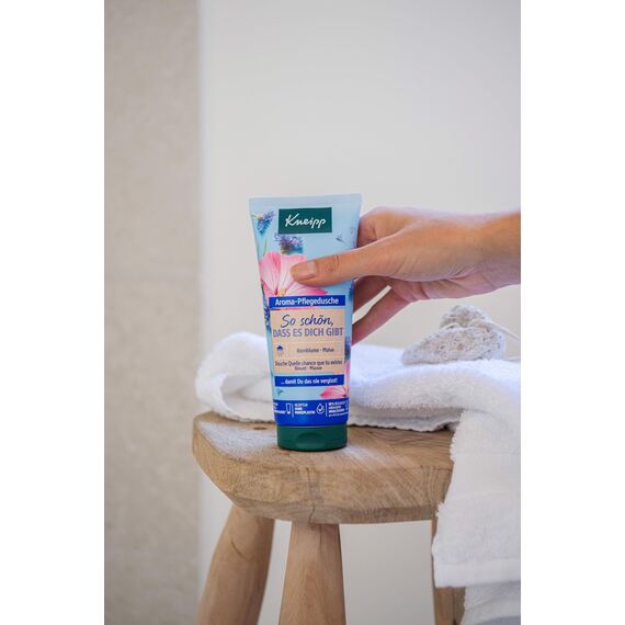 Kneipp Aroma-Pflegedusche So schön, dass es Dich gibt, Duschgel mit natürlichen Extrakten aus Kornblume, Malve und natürlich pflegendem Öl, zartes und geschmeidiges Hautgefühl, 200ml (Packung mit 5)