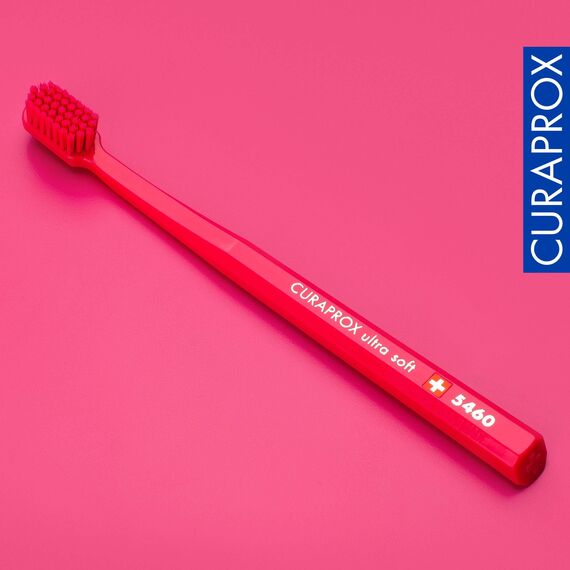 Curaprox CS 5460 Ultraweiche Zahnbürste - Zahn- und Zahnfleischpflege für Erwachsene/Superweiche Curen®-Borsten für sanfte Reinigung/Magenta, Einzelpackung/Hergestellt in der Schweiz