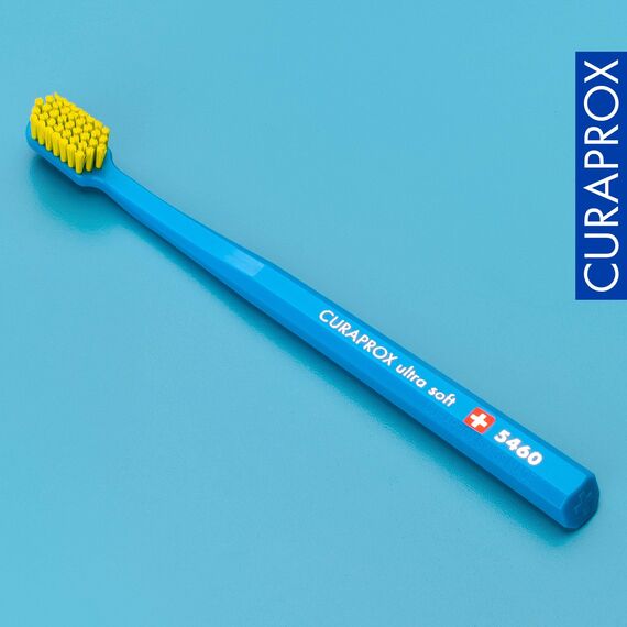 Curaprox CS 5460 Ultraweiche Zahnbürste | Zahnfleischpflege für Erwachsene/Superweiche Borsten für sanfte und dennoch effektive Reinigung/Türkis-Grün, Einzelpackung/Hergestellt in der Schweiz