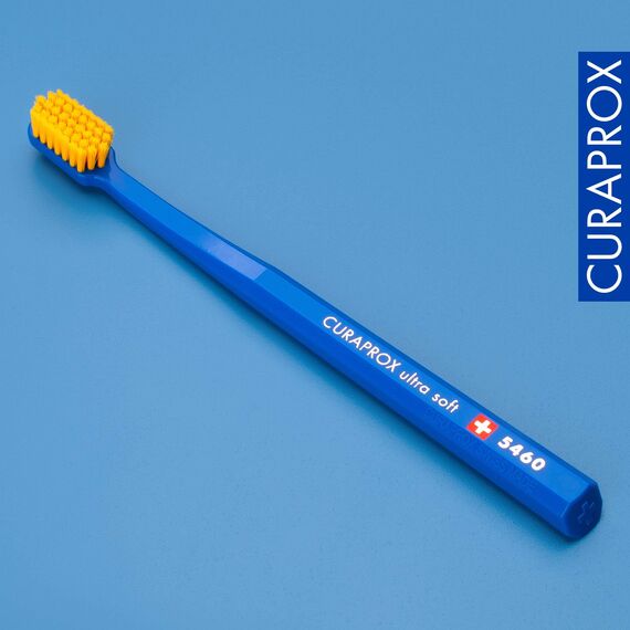 Curaprox CS 5460 Ultraweiche Zahnbürste - Zahn- und Zahnfleischpflege für Erwachsene/Superweiche Curen®-Borsten für sanfte Reinigung/Blau-Gelb, Einzelpackung/Hergestellt in der Schweiz