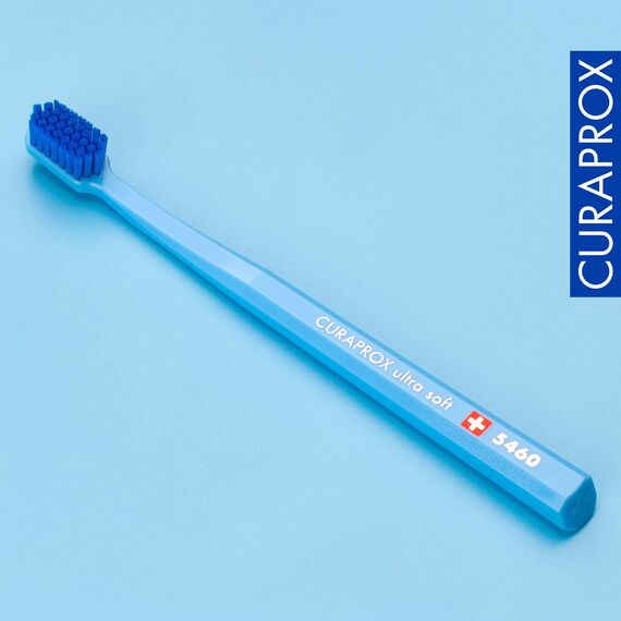 Curaprox CS 5460 Ultraweiche Zahnbürste - Zahn- und Zahnfleischpflege für Erwachsene/Superweiche Curen®-Borsten für sanfte Reinigung/Hellblau, Einzelpackung/Hergestellt in der Schweiz