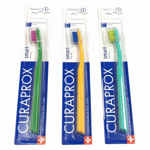 Curaprox CS Smart Zahnbürste - Kinder & Erwachsene/Ultraweiche Plaqueentfernung/Kleiner Kopf mit 7.600 Curen®-Filamenten/Zufällige Farbe | Einzelpackung/Hergestellt in der Schweiz
