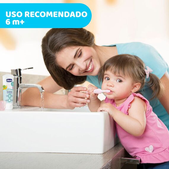 Chicco Kinder Zahnbürste mit geformtem und abgerundetem Kopf, Baby Zahnbürste mit superweichen Borsten, sanft zu Zahnfleisch und Zähnen, inkl. Schutzhülle, Geschenk für Neugeborene 6-36 Monate, Pink, 1 Stück (1er Pack)