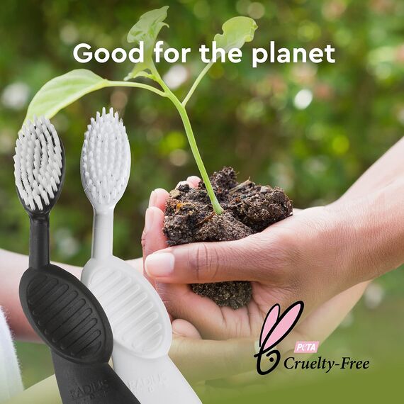 RADIUS Flexbürste für die rechte Hand, Schwarz/Weiß, 1 Stück, BPA-frei und ADA-akzeptiert, zur Verbesserung der Zahnfleischgesundheit und zur Verringerung des Risikos von Zahnfleischerkrankungen