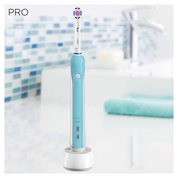 Oral-B Pro 600 White and Clean Electric Rechargeable Toothbrush Powered by Braun by Oral-B
