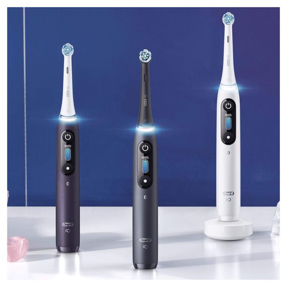 Oral-B iO8 Elektrische Zahnbürsten für Erwachsene, Weihnachtsgeschenke für Frauen/Ihn, App-verbundener Griff, 1 Ultimate Clean Zahnbürstenkopf & Magnetbeutel, 6 Modi, Zahnaufhellung, 2-poliger