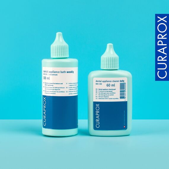 Curaprox BDC 105 Wöchentliche Reinigung 100ml Konzentrat - Für Zahnersatz & Retainer/Sanfte Formel mit Zitronensäure & Eukalyptusöl/Designed in der Schweiz