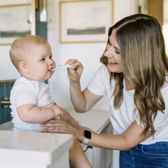Dr. Brown's Säuglings-to-Toddler Zahnbürste Elefant, Mintgrün, 0-3 Jahre