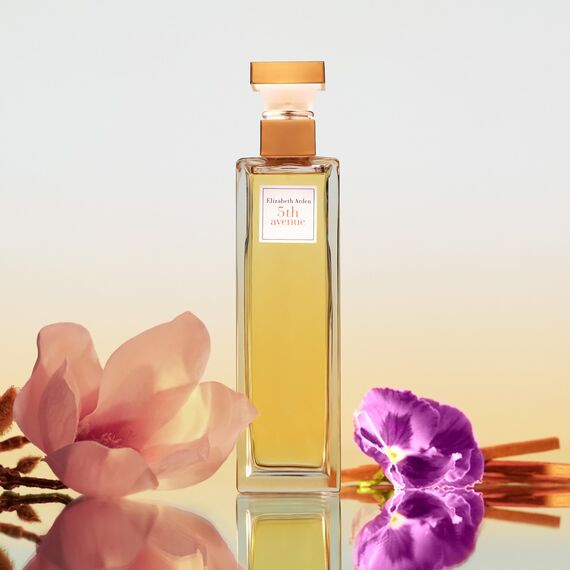Elizabeth Arden - 5th Avenue, Eau de Parfüm, Parfümspray für Damen, elegant und luxuriös mit blumigen Noten von rosa Magnolie, Veilchen und Bernstein, frisches und leichtes Aroma - 125 ml