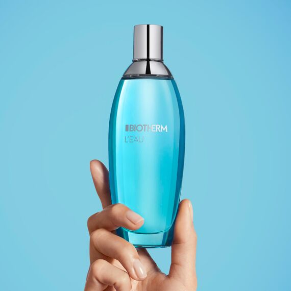 Biotherm L'Eau Eau de Toilette, erfrischendes und feuchtigkeitsspendendes Damen Körperspray, Bodyspray mit fruchtigen Noten von Orange, Mandarine und Bergamotte, 100 ml