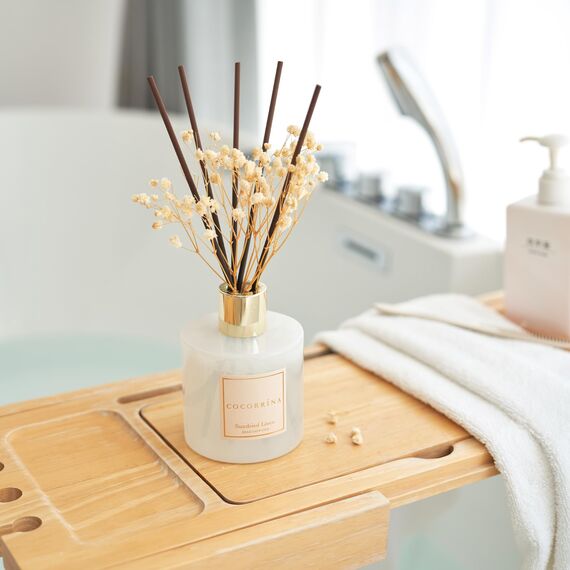 COCORRÍNA Raumduft Reed Diffuser mit 8 Duftstäbchen 200ml- Sonnengetrocknete Leinen, Natürlich, Langanhaltend, Home Duft ätherisches Öl Reed Diffusor für Badezimmer Regal Dekoration