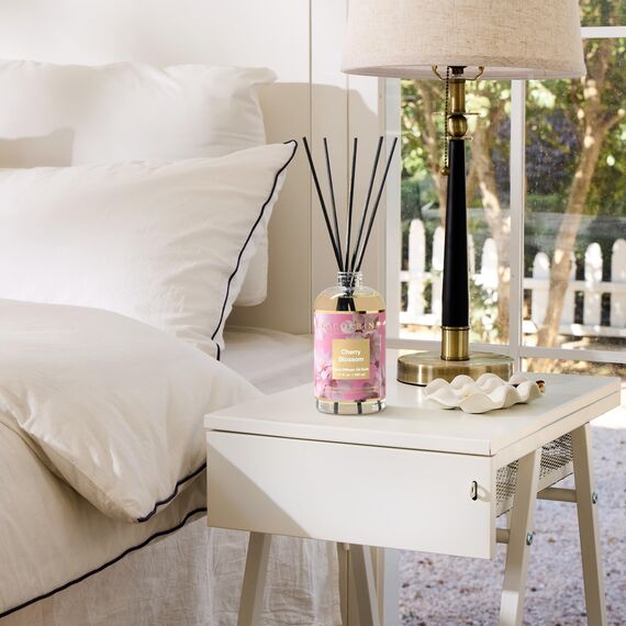 COCORRÍNA Raumduft Nachfüller 500ml mit 8 Duftstäbchen, Cherry Blossom, Langanhaltender Duft mit natürlichen ätherischen Ölen, für Wohnzimmer, Schlafzimmer und Badezimmer