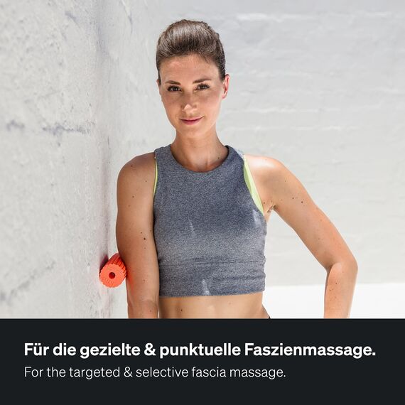 BLACKROLL® MINI FLOW Faszienrolle (15 x 5 cm), kleine Fitness-Rolle mit geriffelter Oberfläche, handliche Massagerolle für unterwegs, im Büro & Fitnessstudio, mittlere Härte, Made in Germany, Schwarz
