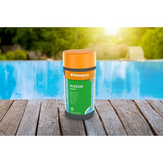 Steinbach Poolpflege Algezid flüssig - 0753501TV00-1 l - Schaumfrei & hochkonzentriert - Verhindert Algenwachstum & entfernt Trübstoffe - Für klares Wasser mit Langzeitwirkung