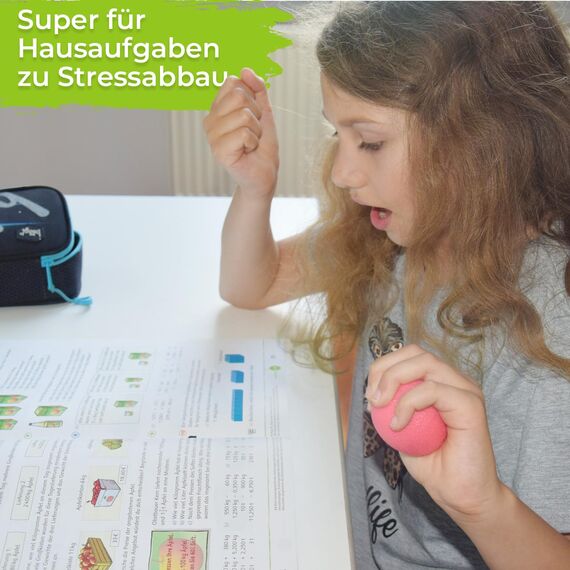 KLEINTOBER Eiförmige Antistressbälle | 3 Stück Griffbälle für Entspannung, als Fingertrainer und für die Motorik, verschiedene Härtegrade | Anti-Stress-Ball