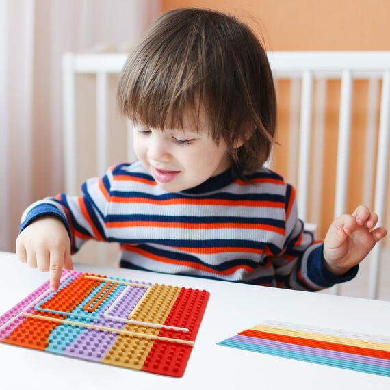 BEELUKY Sensorik Activity Board Quadrat Spielzeug Activity Board Sensorisches Aktivitätstafel Sensorik Spielzeug mit Reisetasche 20 Silikonstreifen für Kinder Erwachsene Stressabbau(Regenbogenfarben)