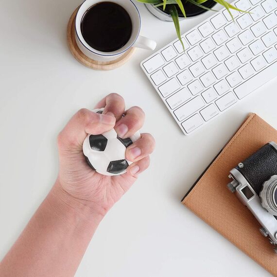 24 Stück Mini Sportbälle,5CM Antistressball,Mini Fußball,Mini Schaum Stressabbau Bälle,Schaumstoffbälle,Stressabbau Spielzeug,Anti Stress Spielzeug Bälle,Fußball Stressbälle für Kinder Erwachsener