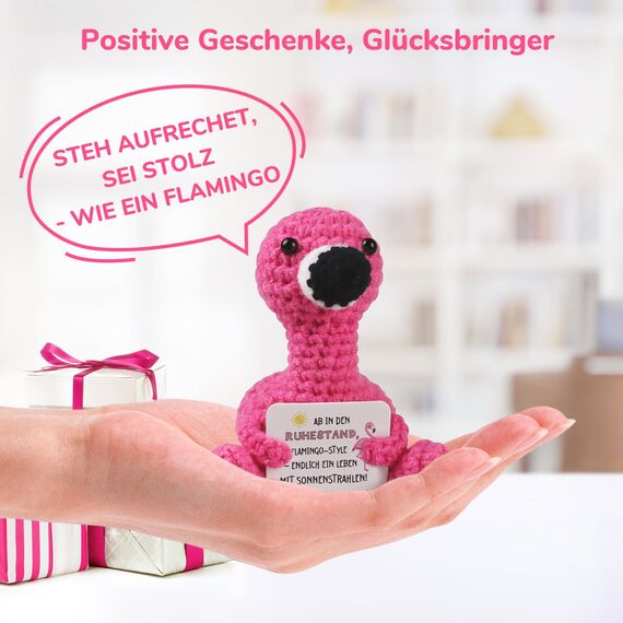 WenmthG Pocket Hug Flamingo Geschenke zum Ruhestand für Papa Opa Mama Oma Frauen Männer Freund Kollegin, Gestrickte Flamingo Glücksbringer Positive Kartoffel Deutsch Ersatz - 1 St
