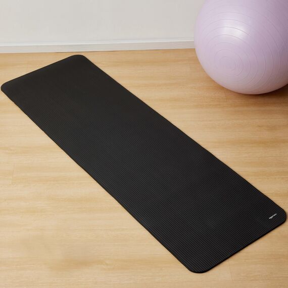 Amazon Basics Yogamatte, rutschfest, extra dick, Pilates-Gymnastikmatte, 183 x 61 x 1 cm, Schwarz