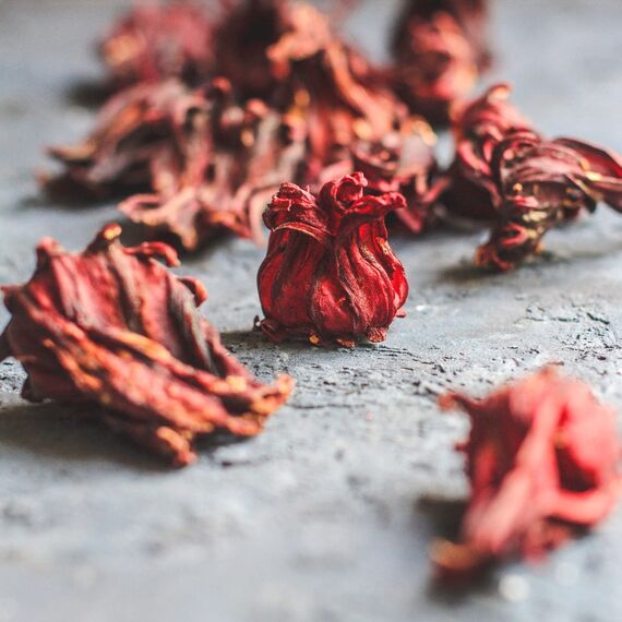 Hibiskusblüten ganz getrocknet 500g | leicht säuerlich-fruchtiger Geschmack | essbare Hibiskus Blüte | süß-aromatischer Hibiskustee | vom Achterhof