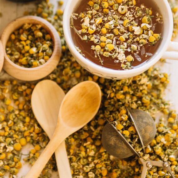 Kamillenblüten getrocknet lose 250g | ganze Kamillenblüten getrocknet | Kamillentee aus Blüten-Köpfen | 100% natürlich | leicht bitterer und milder Geschmack | vom Achterhof