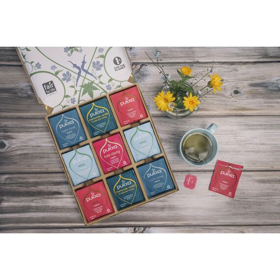 Pukka Tee Geschenkset, Bio Selection Box "Relax", Manuka Honig, Kamillentee, Tee Set, Ideal für jeden Anlass, Geschenkidee, 5 Varianten,45 Teebeutel