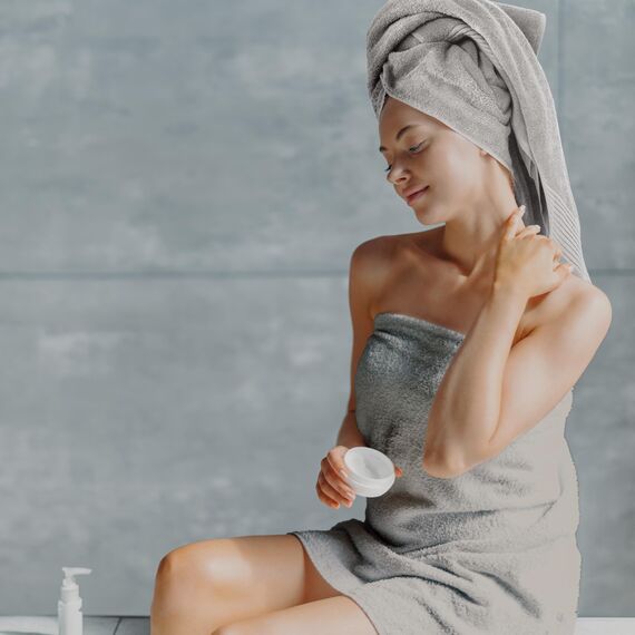 Cloud Pillow 2er Set Badetücher 100x150 cm – Badetuch Groß 100% Baumwolle - Duschtücher 500 g/m2 - Weich, Saugstark und Langlebig – Oeko-TEX - Ideal für Bad & Wellness - Hellgrau