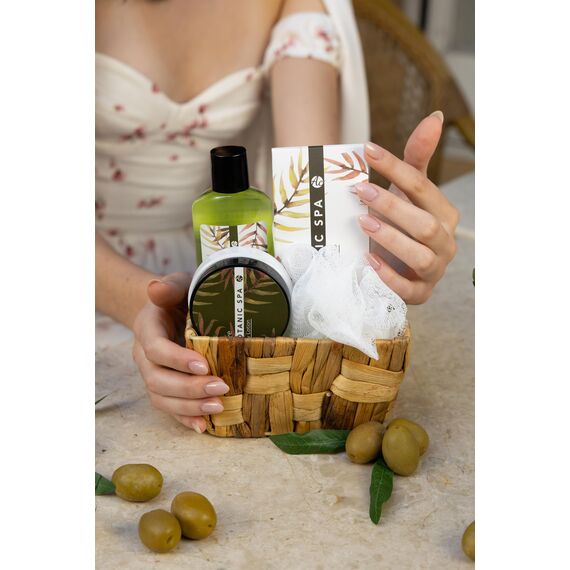 Accentra – Badeset Frauen OLIVE SPA im Seegraskorb – 4-teiliges Pflegeset mit Duschgel, Badesalz, Bodylotion & Netzschwamm – Wellness Geschenkset zum Geburtstag, Valentinstag & Weihnachten