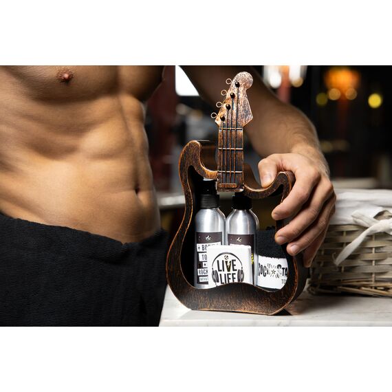 Accentra Geschenkset ROCKSTAR, Pflegeset in Metall Gitarre in braun mit Duschgel, Shampoo, Seife und Handtuch, als besondere rockige Geschenkidee für Geburtstag, Vatertag, Muttertag und Weihnachten