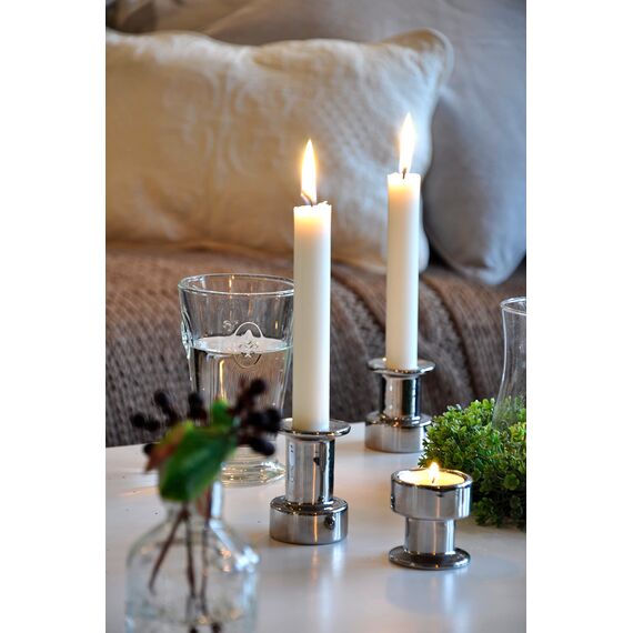 Müller Kerzen PRO NATURE Stearin Stabkerzen - Set 10 Stück - 2,2 x 20 cm - Paraffin- und Palmölfrei Kronenkerzen - Ohne Duft - Brenndauer 6 Stunden - RAL Qualität