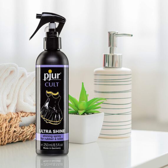 pjur CULT Ultra Shine - Latex Pflege für intensiven Glanzeffekt ohne Nachpolieren - auch für Gummi (250ml)