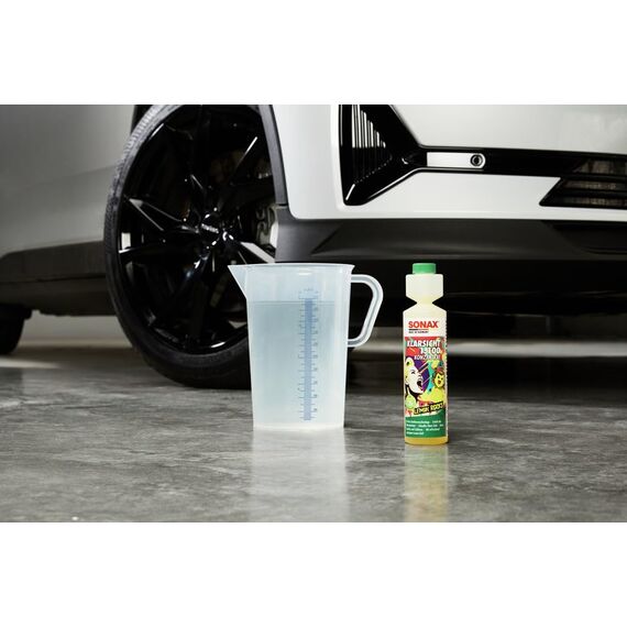 SONAX KlarSicht 1:100 Konzentrat Lemon Rocks (250 ml) Scheibenreiniger beseitigt sekundenschnell Insekten, Schmutz, Blend- & Schmierfilme | Art-Nr. 03701410