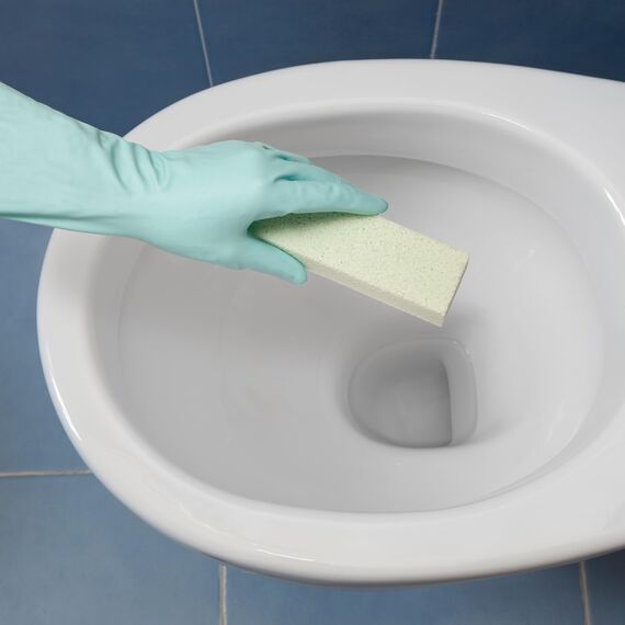 Cleaning Block WC - Toilette reiniger - Urinsteinentferner Set – 4er Pack Anti-Kalk Stäbe für WC, Waschbecken und Dusche – Effektive Entfernung von Kalk, Urinstein und Schmutz