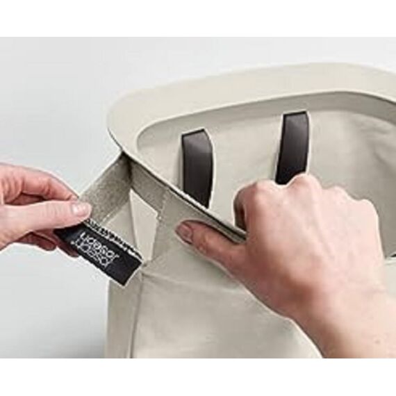 Joseph Joseph Tota 90-Liter-Wäschesortierkorb mit Deckel, 2 herausnehmbare Wäschesäcke mit Griffen, Ecru Beige