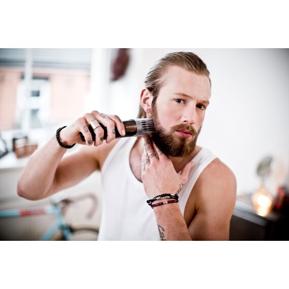 Remington Barttrimmer Herren [inkl XL-langer Vollbart Aufsatz/0,4mm-35mm/Titan selbstschärf. Klingen] Bartschneider Set (3 Aufsteckkämme:Stoppel/kurz/XL, Netz-/Akkubetrieb, Langhaarschneider) MB4046