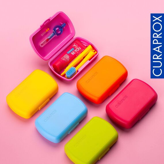 Curaprox Reiseset - CS 5460 Zahnbürste mit 'Be You' Zahnpasta | 2 CPS Prime Interdentalbürsten 07 und 09 / Zahnpflegeset 9,5 cm x 6 cm/Orange/Hergestellt in der Schweiz
