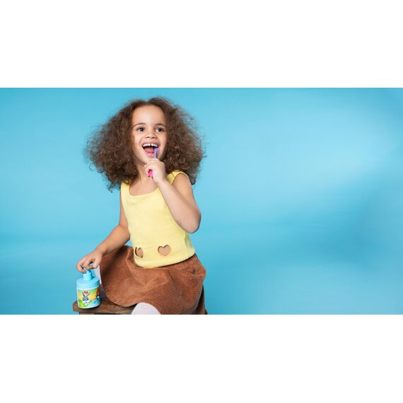 Jordan ® | Kinder-Zahnpastapumpe | Zahnpasta auf einem Pumpspender entspricht 3 normalen Tuben | Innovative und Bequeme Lösung für Kinder entwickelt | 0-5 Jahre | 1000ppm | Erdbeere | 150ml