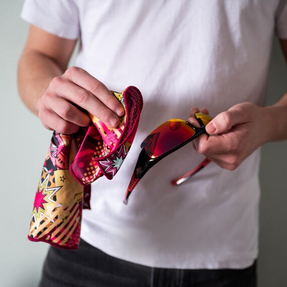 Johans® XXL Mikrofasertuch zur Reinigung von Smartphone, Tablet, Brille, Display, Kamera | Displaytuch, Brillenputztuch, Reinigungstuch | Optikerqualität in 30x30cm (3er Bundle)