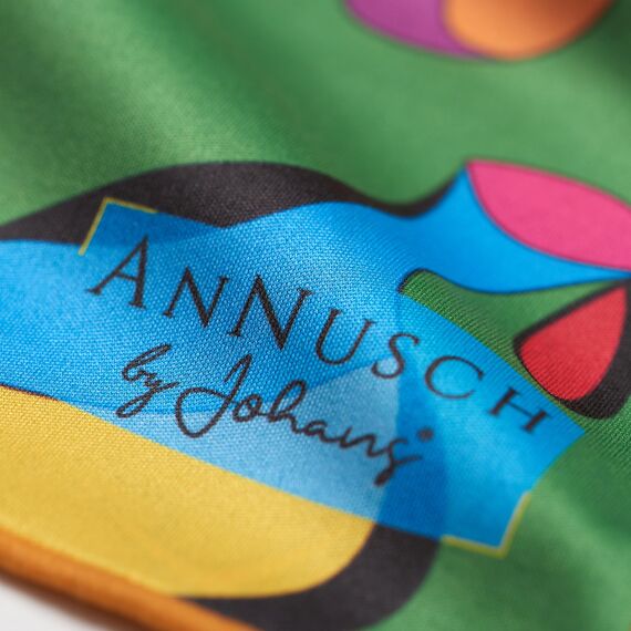 Johans® XXL Mikrofasertuch zur Reinigung von Smartphone, Tablet, Brille, Display, Kamera | Displaytuch, Brillenputztuch, Reinigungstuch | Optikerqualität in 30x30cm (ANNUSCH)