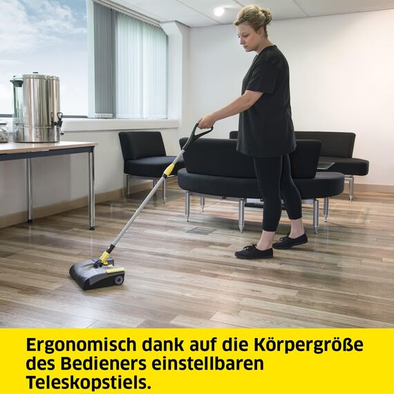 Kärcher Elektrobesen EB 30/1 Li-Ion, kabellos, für professionelle Anwender, auswechselbare Kehrwalze, leicht entnehmbarer Schmutzbehälter, für Hart- und Teppichböden, Anthrazit