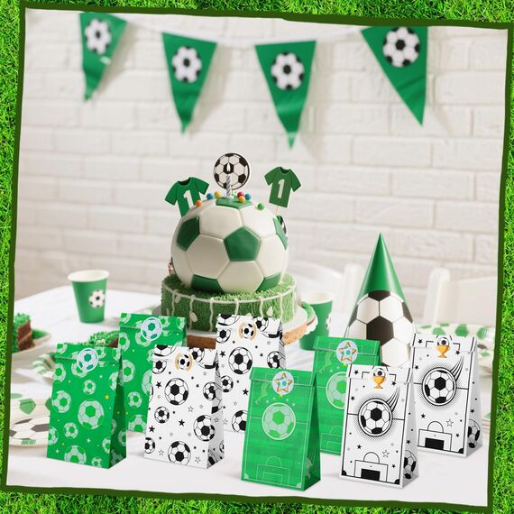woric 20 Stück Papiertüten Fussball, 4 Stile Fussball Mitgebsel Tüten Geburtstagstüten Partytüten mit 24 Aufkleber für Valentinstag Ostern Deko Geburtstag Kinder Mottoparty Giveaways