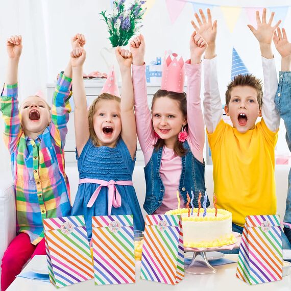 Flintronic 18 Stück Papiertüten, Geschenktüten Kindergeburtstage mit Aufkleber, 24 cm * 13 cm * 8 cm Candy Tüten zum Mitgebsel Kindergeburtstag Mädchen, Giveaways, Hochzeit