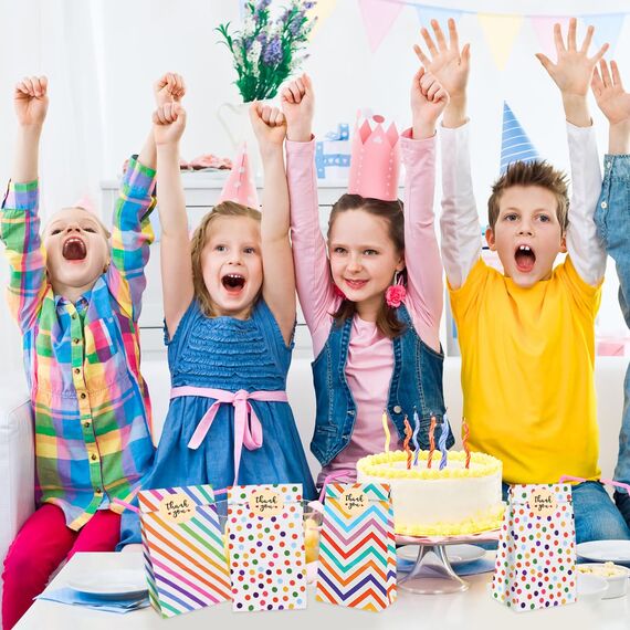 Flintronic 25 Stück Papiertüten, Geschenktüten Kindergeburtstage mit Aufkleber, 18 cm * 9 cm * 5,58 cm Candy Tüten zum Mitgebsel Kindergeburtstag Mädchen, Giveaways, Hochzeit