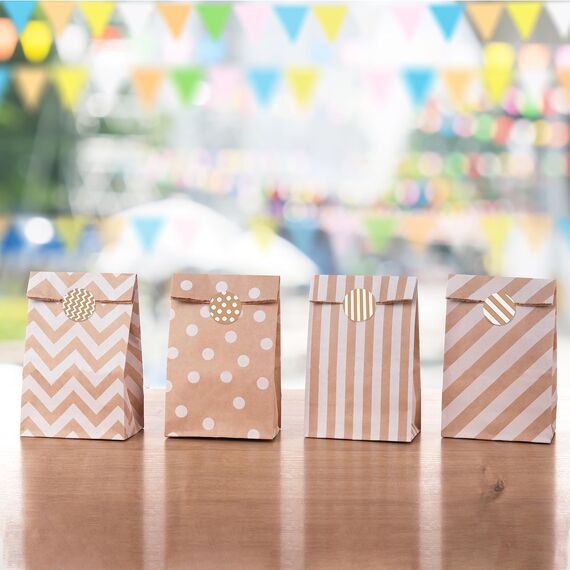 PAKNOR® Papiertüten Braun, 40 stk Kraftpapiertüten Geschenktüten Papier Braune Tüten Papier mit 96 Aufkleber, Papiertüte zum Verpacken von Geschenken, Giveaways, Kindergeburtstag