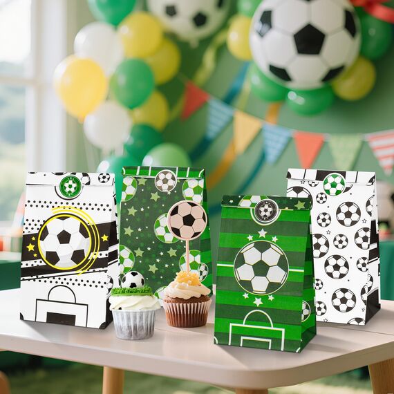 Fußball Party Taschen, 16 Stück Fussball Geschenktüten Papier mit 24 Aufkleber, Football Party Bags Tüten zum Mitgebseltüten Gastgeschenke, Kindergeburtstagen Geburtstagstüten für Süßigkeiten