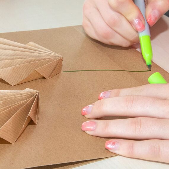 Idena 60058 - Papiertüten, 20 Stück, 12 x 5 x 15 cm, Geschenktüten, Kraftpapier Tüten, Basteltüten zum Verzieren und Verschenken (Packung mit 2)