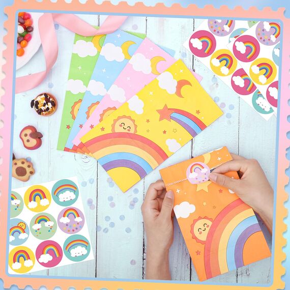 woric 50 Stück Geschenktüten Kindergeburtstag Klein, 22x12x7cm Papiertüten Regenbogen Candy Tüten mit 60 Aufkleber Papiertüten Bunt Mitgebsel Tüten für Valentinstag Ostern Kindergeburtstag Party